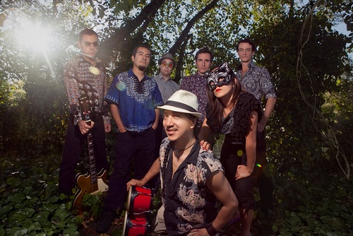 LosChinches's profile picture. The kings of tropical Rock'n'Roll. London punks meet Amazonic jungle demons, Peruvian psychedelia and 60s raw garage rock...