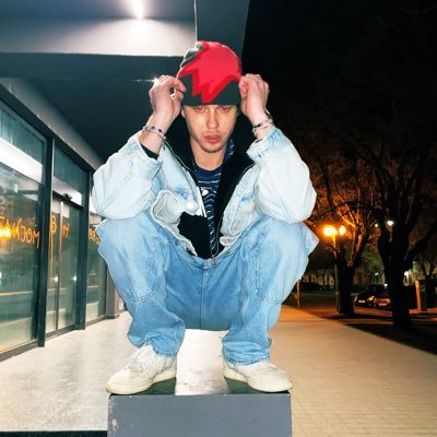 jakubsedlak19's profile picture. #AiXovia    $SOL E1zd2mr4wgLzv78UTgBzceG5GGEmzckjpscH87WoW3GB