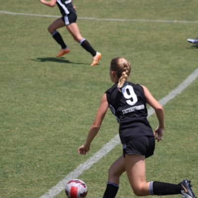 CFC South ECNL RL #9 ~ NCHS Varsity soccer #22 ~ Grad 2028 ~ Right mid/Attacking mid ~ Varsity track ~ brookehanlon9@gmail.com ~ 203-910-7502