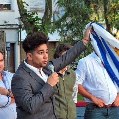 Estudiante de Laborales, esposo, padre de 4🐶 y buen cebador de mate.
Nacionalista.