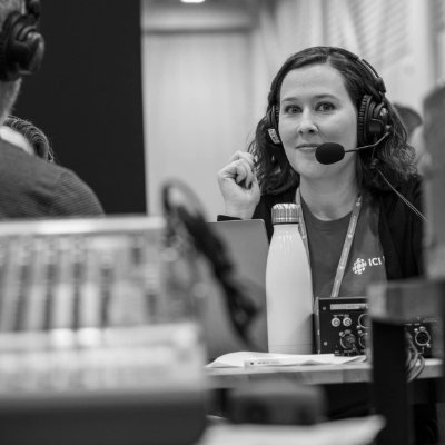Animatrice de Vivement le retour sur ICI Première Estrie de 15h à 18h. Descriptrice à Radio-Canada Sports. Passionnée de voyages et de crème glacée.