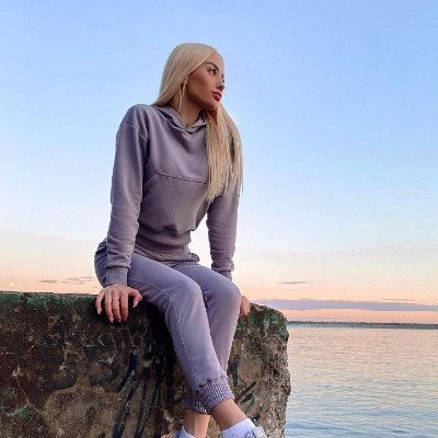 Every time you fall, you are trying to stand up stronger; every time you take on a challenge, you are trying to become a greater person😊😉🤪