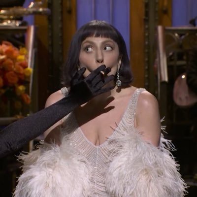 peieepoouh's profile picture. taking the time to fuel my inner mean lesbian……i Need to be meaner………