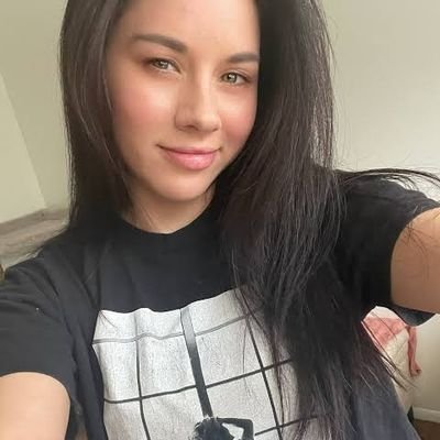 💖 just a small town girl who loves reading smut, watching movies and making you horny😂. Be sweet to me and I’ll show you my booty. 😜