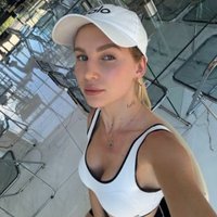 Aurora (@if8cd7oweo2a84u) 's Twitter Profile