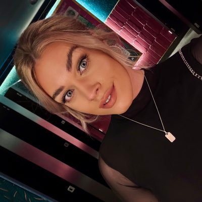 _rebeccahenry's profile picture. 