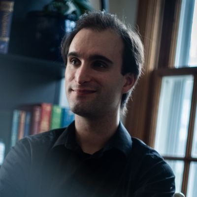 Video editor for many YouTube channels // marketing freelancer // I like games, tech, music production.