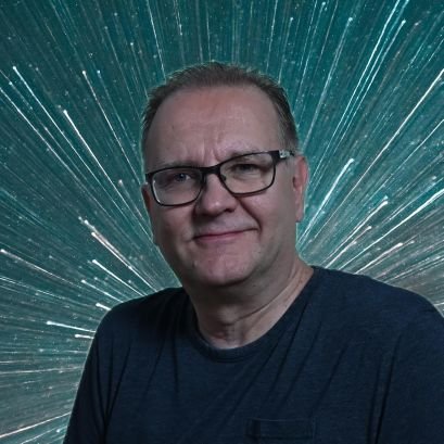 tech&science&scifi freak investor gamer IT pro entrepreneur | https://t.co/ny0ccDNiWp