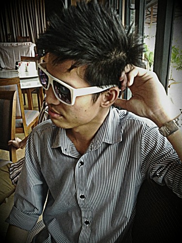 Questionizm's profile picture. A man who have many Question !!