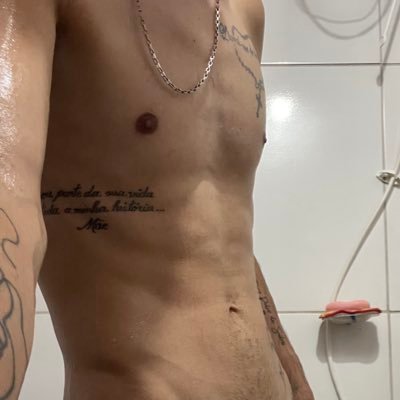Perfil novo minha outra conta foi banida vai vim vídeos novos aqui Pedro 26 anos Versátil ativo com local setor universitário Goiânia bora fuder gostoso 😈