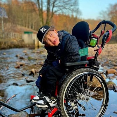 A look into Louie George's life with Quadriplegic Cerabral Palsy. Fundraising for SDR Surgery,Treatment & equipment. @BarnsleyFC littleTyke ❤️⚽ #TeamLouieGeorge
