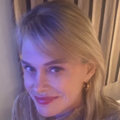 Suzanne60961852's profile picture. 