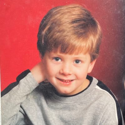 Zach__Lauzon's profile picture. dedicated husband, enjoyer of meditation (jhanas, fetters inquiry), fruit, the color green, long walks, and building things