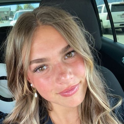 Lillycat89's profile picture. books are my life!! cat mom🐱yoga chick 🐣 go green🥬🥒