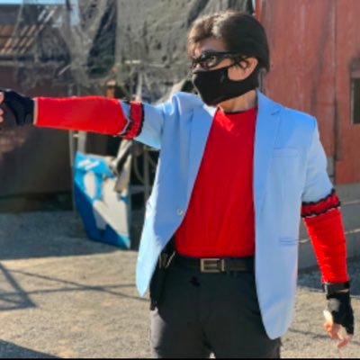サバゲーマーです。 昔は戦闘服 とアサルトライフルとかでやってましたが、今はシティーハンターの