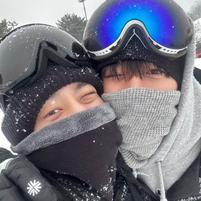 keonwoongz's profile picture. for 98z🐰🐯 #ONEUS #건희 #환웅 #포근즈