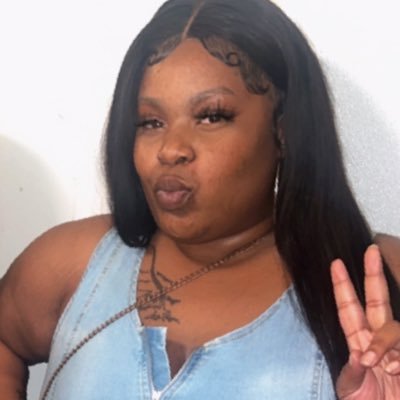 YJaxk64423's profile picture. 