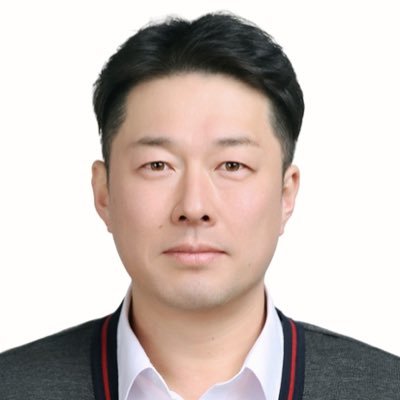 ★ 매일 글 쓰는 사람 ✈️★ 좋은 글을 나누는 사람 ★ 마흔에 시작해도 늦지 않은 글쓰기, 하루 한 개 포스팅 아픔을 치유하는 글쓰기 전자책 저자★