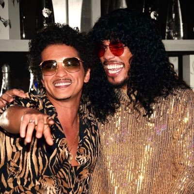 thebrunzcarey's profile picture. 