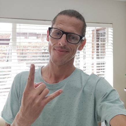 🇿🇦 Level 39 Gamer / Twitch Streamer / Metal Head and Music Enthusiast 🤘🏻