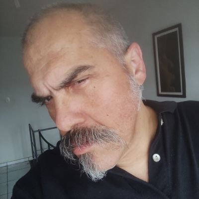 ESTOU DE VOLTA .
Bozoloides! subam em um para-choque de caminhão e vaza.
Se preferir vai rezar para pneu.
Se preferir se joguem da terra plana.