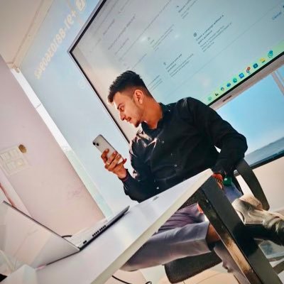 presentarun01's profile picture. I am a Social Media Marketer