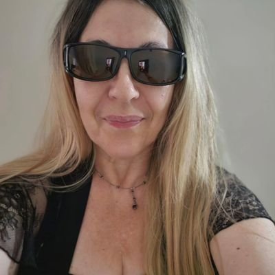Me is me. Interior Design. Architecture. Health. Nutrition. Singer. Writer. Very feminist. BLM. Call me unclaimed treasure. Buy me a tea:
https://t.co/zBKztuHfua