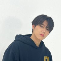 zazii (@unvrszi) 's Twitter Profile