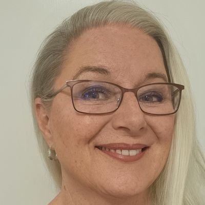 Rektor och yrkespedagog som ibland tror sig ha lämnat skolvärlden. Konsten som drabbar. Viljan att förundras. Tacit knowledge. Partipolitiskt oberoende.
