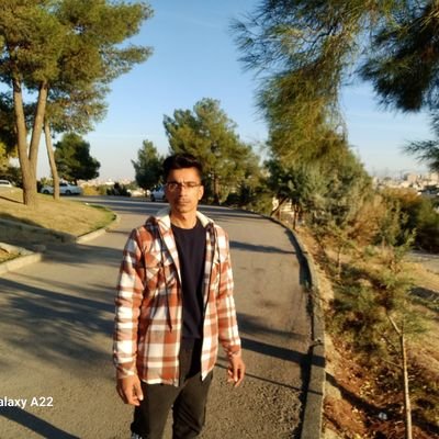 ما اونی رو که باهاش راه افتادیم با اونی که وسط راه پیدا میکنیم عوض نمی کنیم