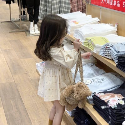KEKEAIAIIIi's profile picture. 在穿了!在穿了!感谢喜欢~留言有空会看哒,希望你每天都开心~🧦有喜欢的可以联系他@GENKEIIIi,我先去打游戏啦𖤣𖥧𖥣。𖤣𖥧𖥣。