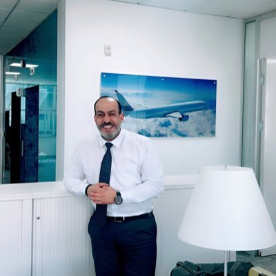 سينهض من صميم اليأس جيلٌ
مريـدُ البـأسِ جبـارٌ عنيد
يقـايضُ ما يكون بما يُرَيد