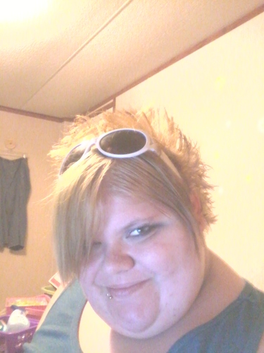 I am confident, I love Jeffree Star,Davey Havok,Chris Crocker & Kat Von D. want to know more tweet me.