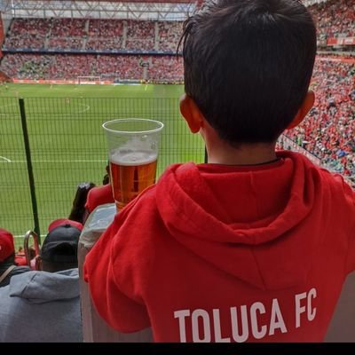 un hombre de campo oriundo de nuevo León 
19 años