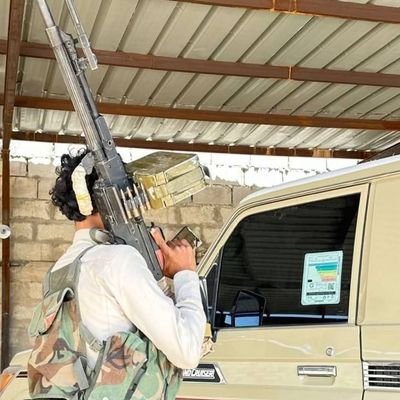 إن تمشيخنا فحنا عيال شيوخ وإن تعسكرنا صرنا على الجيش قادهـ