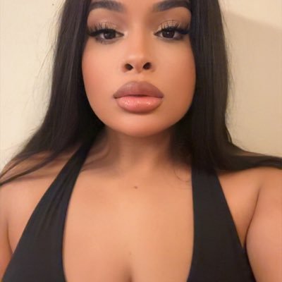 MODEL | PODCASTER | SPICY Content creator | Princess 🫴🏼 | NSFW Instagram : Millypenthouse back ⬆️ @millypenthouse