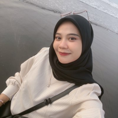NurHy00's profile picture. suka yang dingin-dingin.