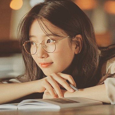 saintrovertidas's profile picture. Si eres introvertida y amas los libros y los kdramas eres bienvenida a nuestra sociedad