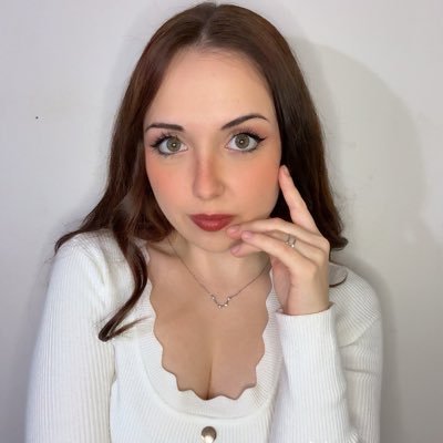 NinnaStream's profile picture. Streamer en Twitch 📹Creadora de contenido 🩷 Un poco obsesionada con los Pingüinos 🐧