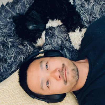 t_a_k_a_s_i's profile picture. グラフィックデザイナー
