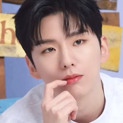 haemcholo11's profile picture. 기현합니다