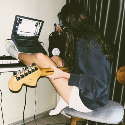 EnchantedLy_'s profile picture. c'est la vie