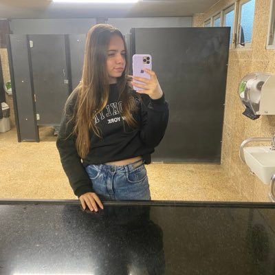 LaviniaVianna7's profile picture. 💍