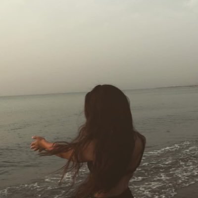 izzywarnerr's profile picture. havent found my johnny kavanagh yet but at least i've got the claire and lizzie to my shan💕