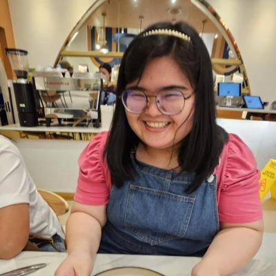 NinaWico's profile picture. |HEALING & PATIENCE ARE LOVERS|
                           How bad's the weather in your head?🧠
081625PFT