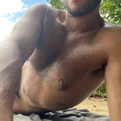 Absyplease's profile picture. Stocky and Hairy   ~~  Kinky and Horny