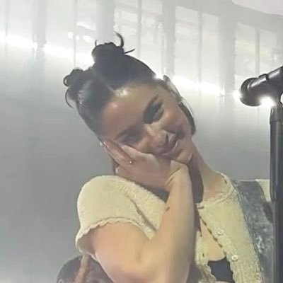 andinmyhead's profile picture. i wish that i could block me out