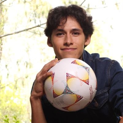 💫Me dedico a lo que me gusta💫
⚽+🎸=❤️🤘
Todo lo de música en @remusical_mp3