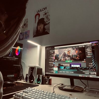 tuiteo vainas random y a veces personales, amo las tetas y soy aficionado al gaming :p