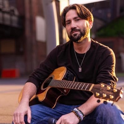 Musician & Entertainer: Guitar/Piano/Vocals/StandUp Comedy